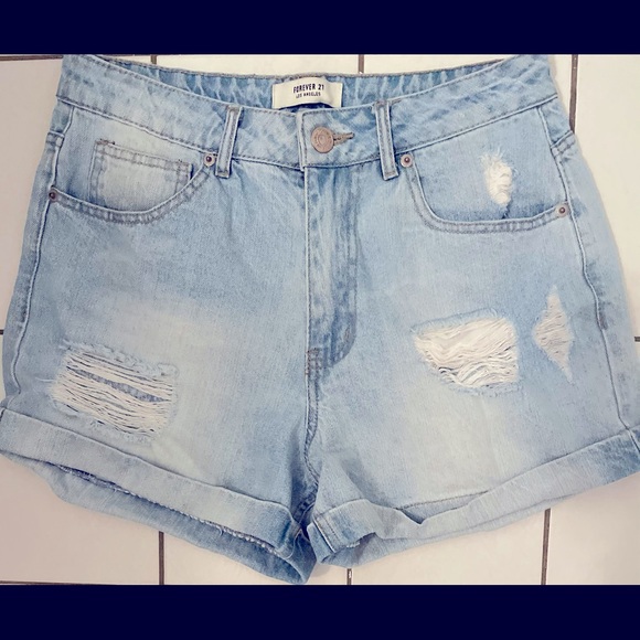 Folded distressed shorts - Picture 1 of 3